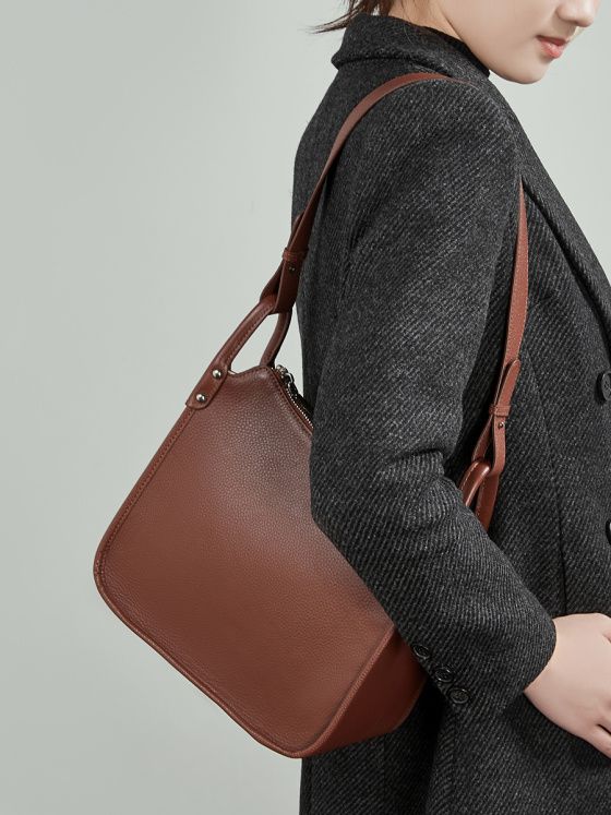 Elova Handcrafted Genuine Leather Crossbody Bag in Black - E793 view 3