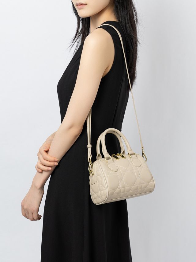 Elova Handcrafted Genuine Leather Bag in Black - E700 view 7