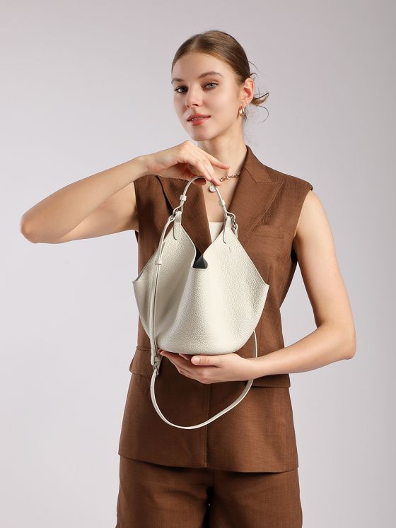 Elova Handcrafted Genuine Leather Tote Bag in Black - E703 view 5