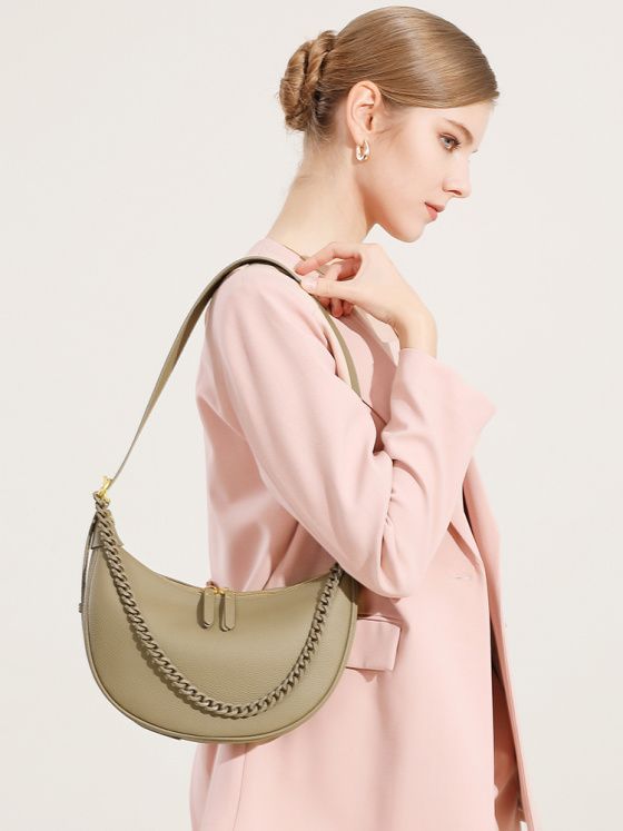 Elova Handcrafted Genuine Leather Bag in Black - E588