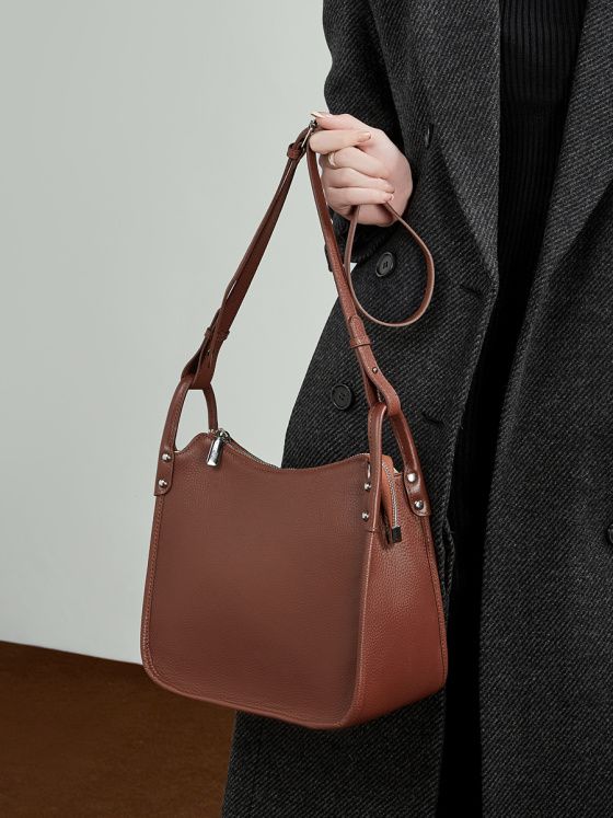 Elova Handcrafted Genuine Leather Crossbody Bag in Black - E793 view 4