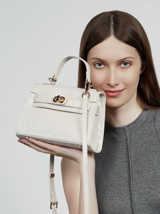 Elova Handcrafted Genuine Leather Crossbody Bag in Black - E649 view 6