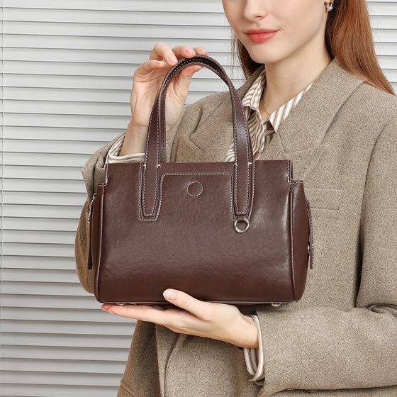 Elova Handcrafted Genuine Leather Crossbody Bag in Black - E522 view 4