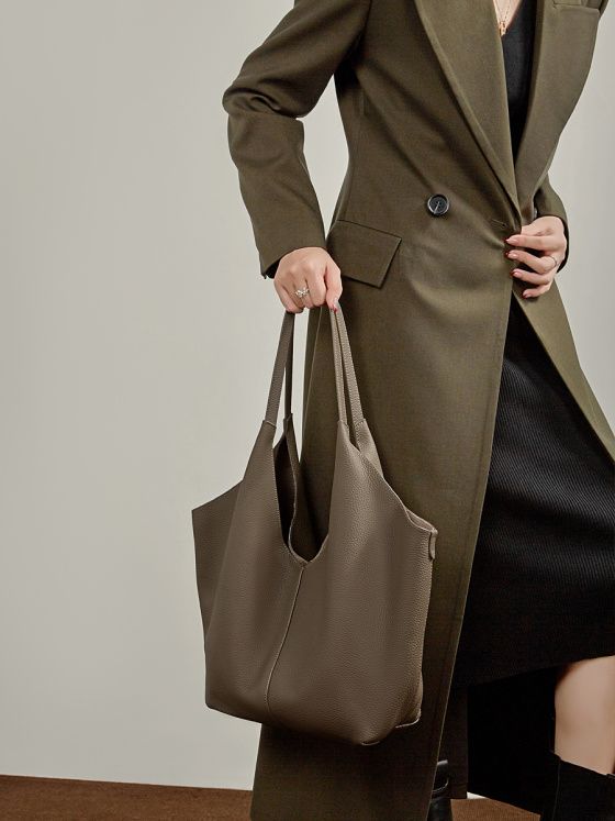 Elova Handcrafted Genuine Leather Tote Bag in Black - E801 view 6