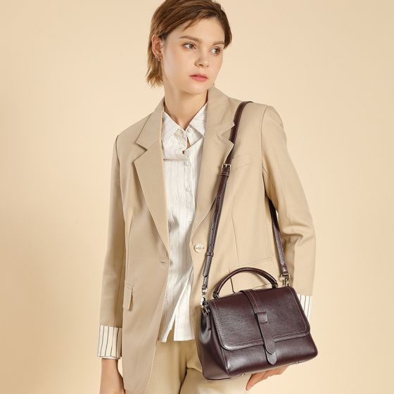 Elova Handcrafted Genuine Leather Crossbody Bag in Black - E496 view 2