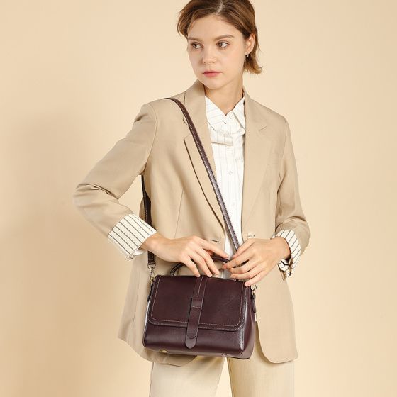 Elova Handcrafted Genuine Leather Crossbody Bag in Black - E496 view 3