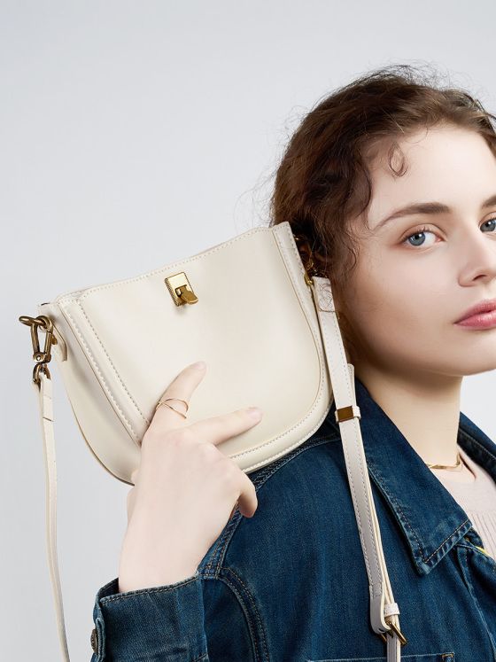 Elova Handcrafted Genuine Leather Crossbody Bag in Black - E343