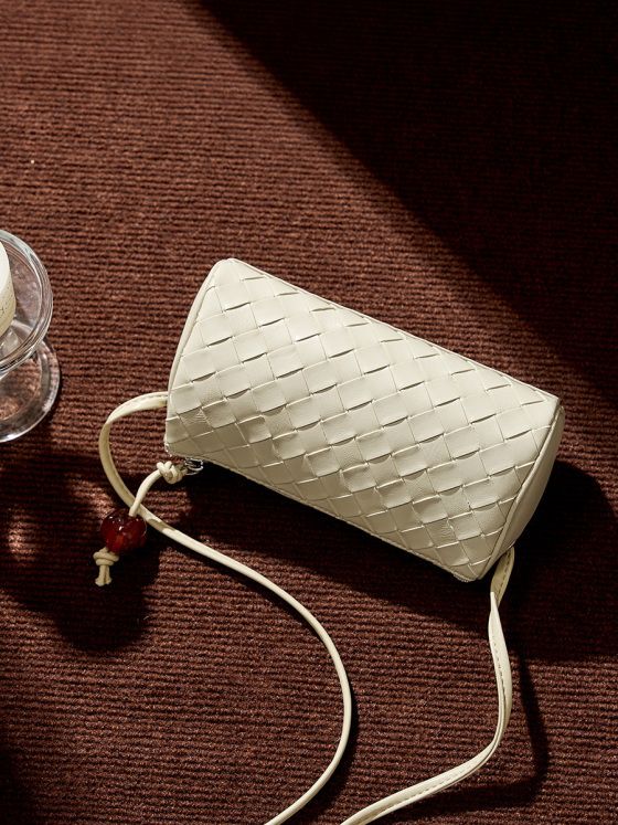 Elova Handcrafted Genuine Leather Crossbody Bag in Black - E412 view 5