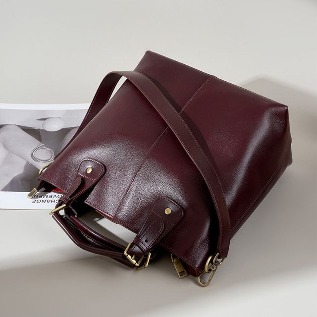 Elova Handcrafted Genuine Leather Bag in Black - E397 view 8