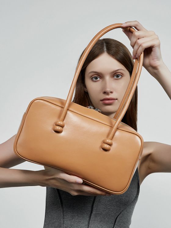 Elova Handcrafted Genuine Leather Bag in Black - E636 view 6