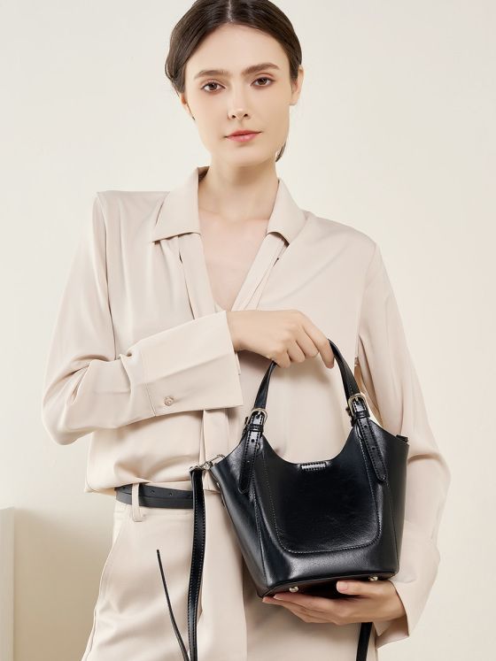 Elova Handcrafted Genuine Leather Crossbody Bag in Black - E384 view 4