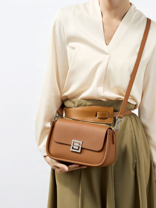 Elova Handcrafted Genuine Leather Crossbody Bag in Black - E598 view 8