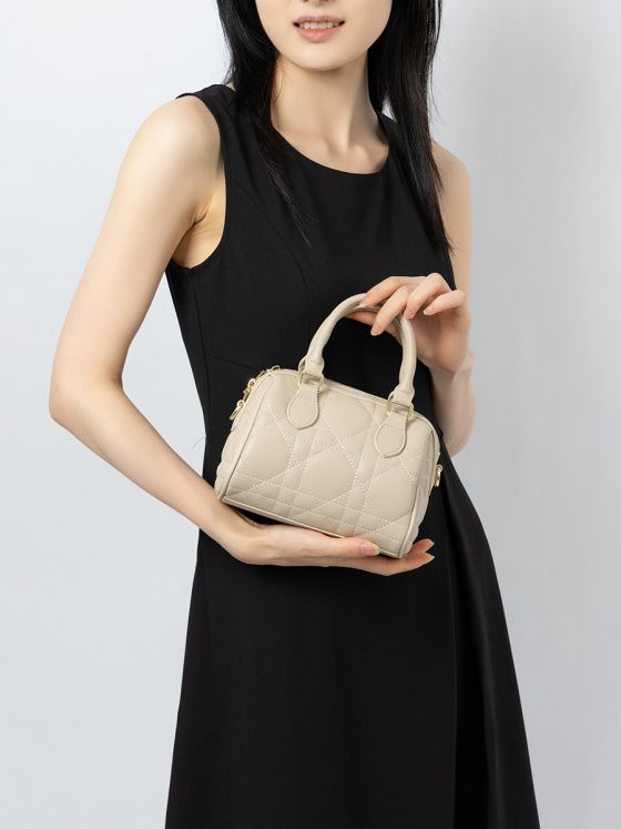 Elova Handcrafted Genuine Leather Bag in Black - E700 view 3