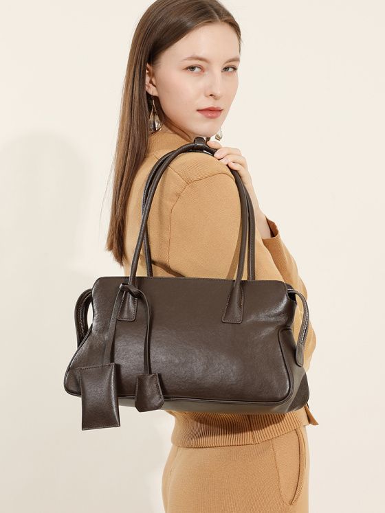 Elova Handcrafted Genuine Leather Tote Bag in Black - E573