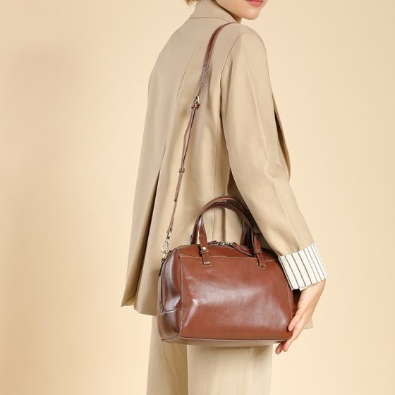 Elova Handcrafted Genuine Leather Crossbody Bag in Black - E504 view 3