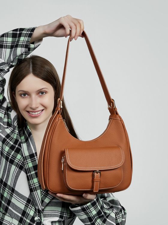 Elova Handcrafted Genuine Leather Crossbody Bag in Black - E656 view 4