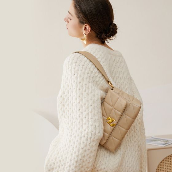 Elova Handcrafted Genuine Leather Crossbody Bag in Black - E305 view 2