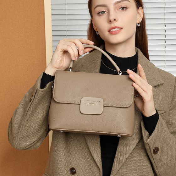 Elova Handcrafted Genuine Leather Crossbody Bag in Black - E532 view 6