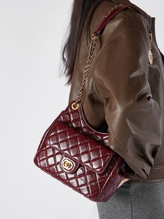 Elova Handcrafted Genuine Leather Crossbody Bag in Black - E485 view 2