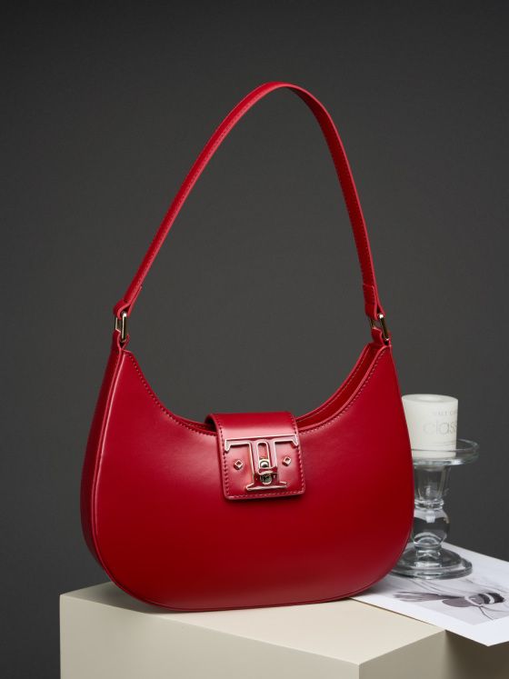 Elova Handcrafted Genuine Leather Shoulder Bag in Black - E429 view 6