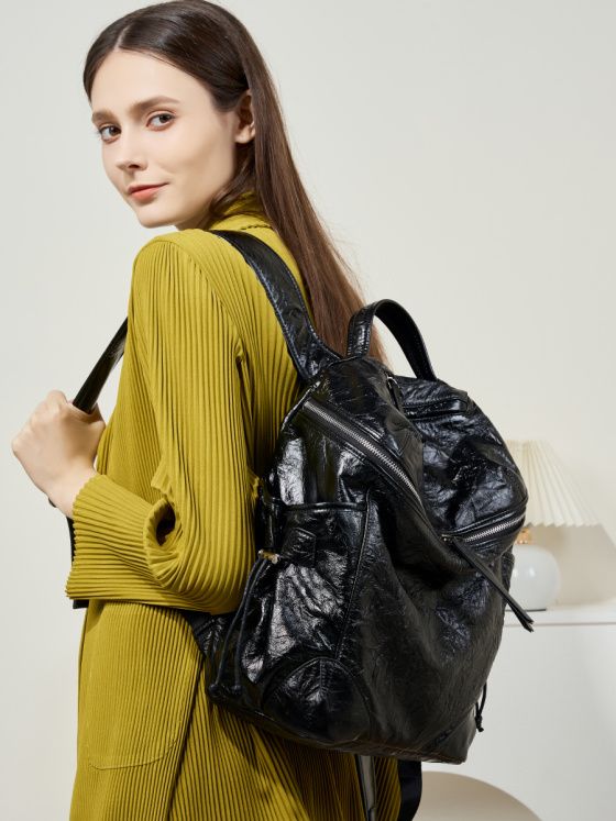 Elova Handcrafted Genuine Leather Backpack in Black - E547