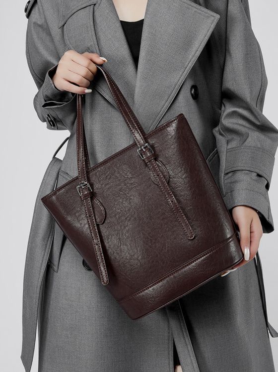 Elova Handcrafted Genuine Leather Tote Bag in Black - E538