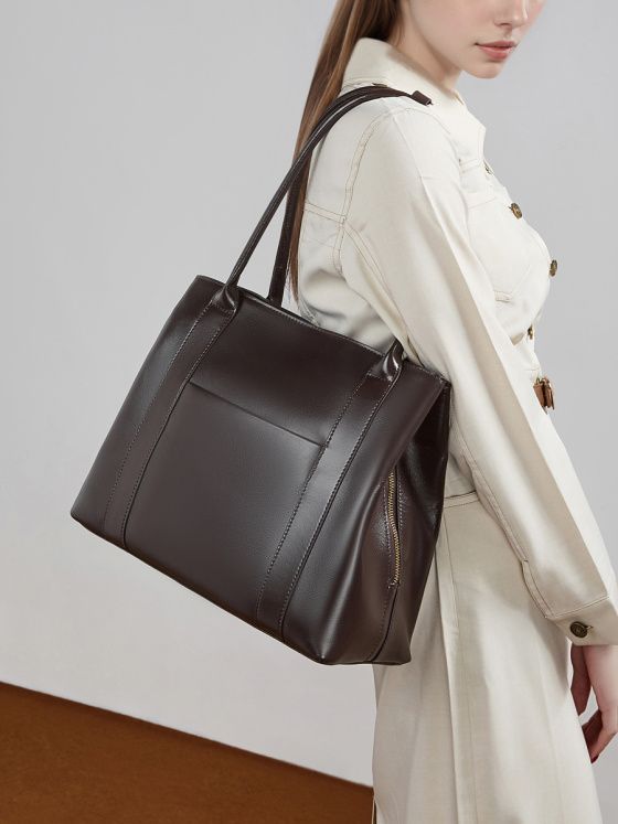 Elova Handcrafted Genuine Leather Tote Bag in Black - E812