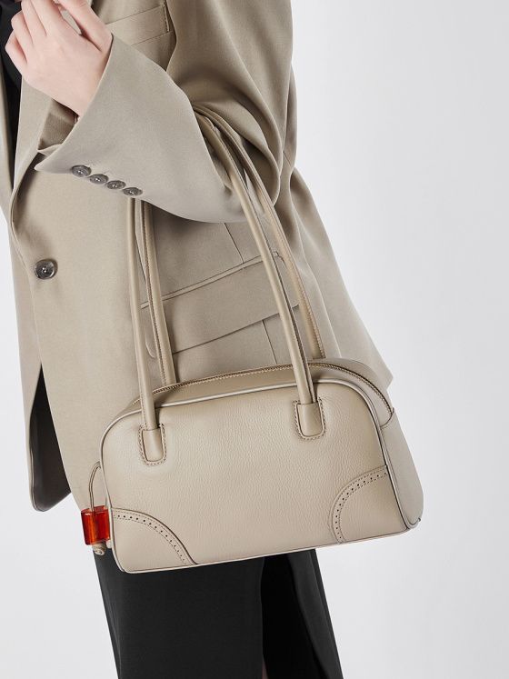 Elova Handcrafted Genuine Leather Bag in Black - E484 view 6