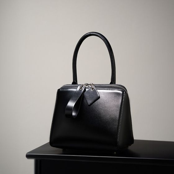 Elova Handcrafted Genuine Leather Crossbody Bag in Black - E354 view 3