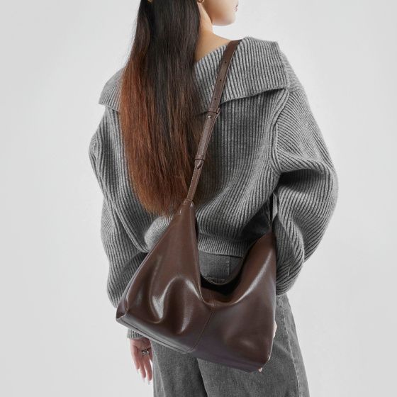 Elova Handcrafted Genuine Leather Crossbody Bag in Black - E471 view 3