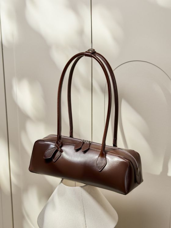 Elova Handcrafted Genuine Leather Bag in Black - E545 view 8