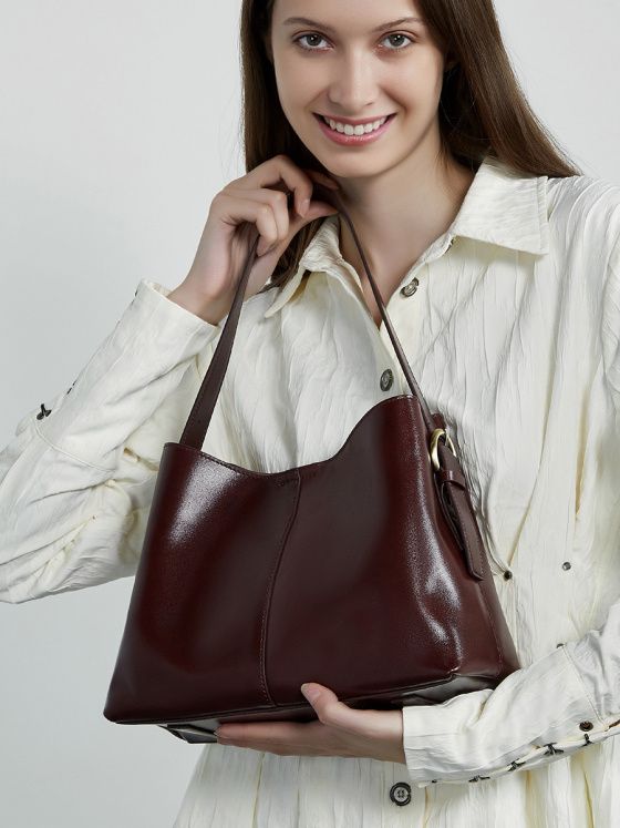 Elova Handcrafted Genuine Leather Bag in Black - E644 view 3