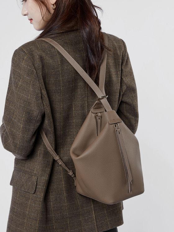 Elova Handcrafted Genuine Leather Bag in Black - E514 view 8