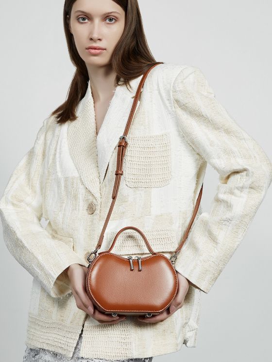 Elova Handcrafted Genuine Leather Crossbody Bag in Black - E631 view 8