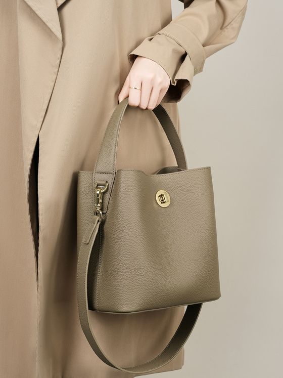 Elova Handcrafted Genuine Leather Crossbody Bag in Black - E202 view 2