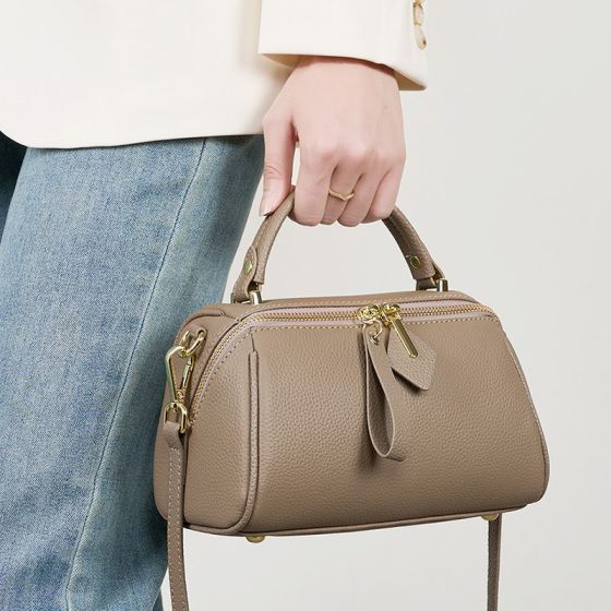 Elova Handcrafted Genuine Leather Crossbody Bag in Black - E181 view 5