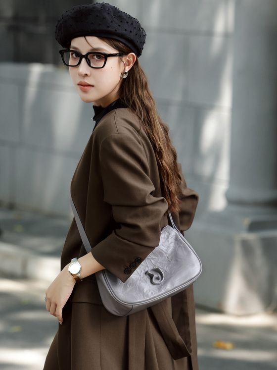 Elova Handcrafted Genuine Leather Crossbody Bag in Black - E206 view 2