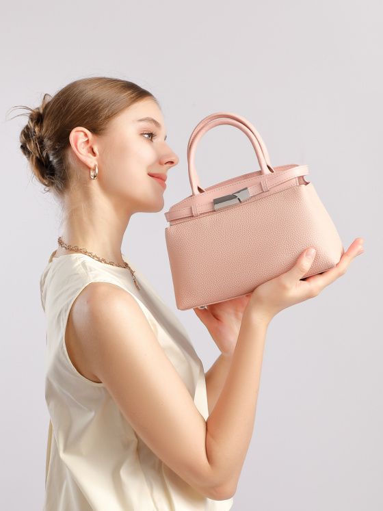 Elova Handcrafted Genuine Leather Crossbody Bag in Black - E710 view 7