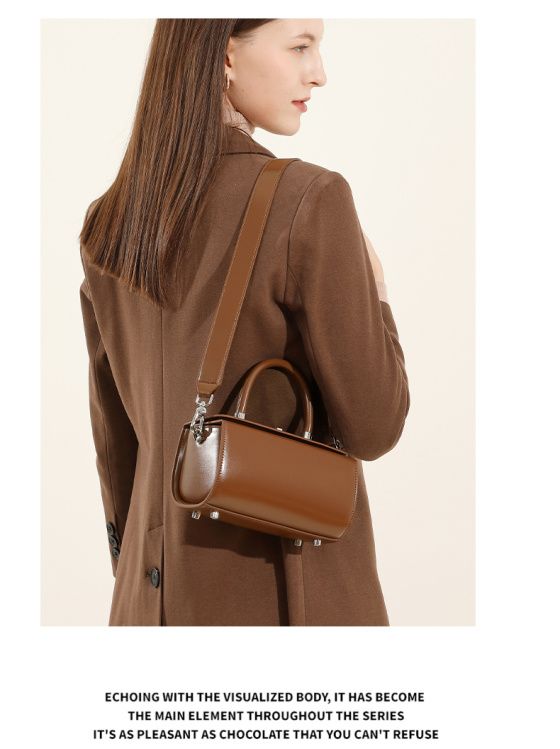 Elova Handcrafted Genuine Leather Crossbody Bag in Black - E613 view 7