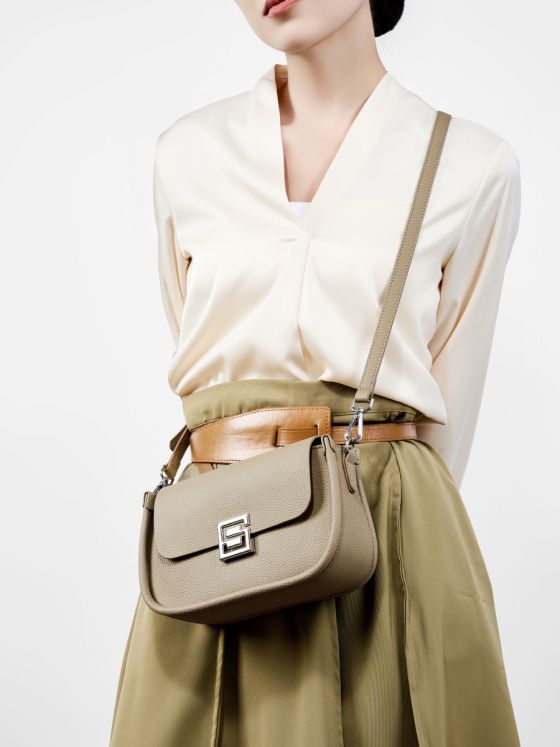 Elova Handcrafted Genuine Leather Crossbody Bag in Black - E598