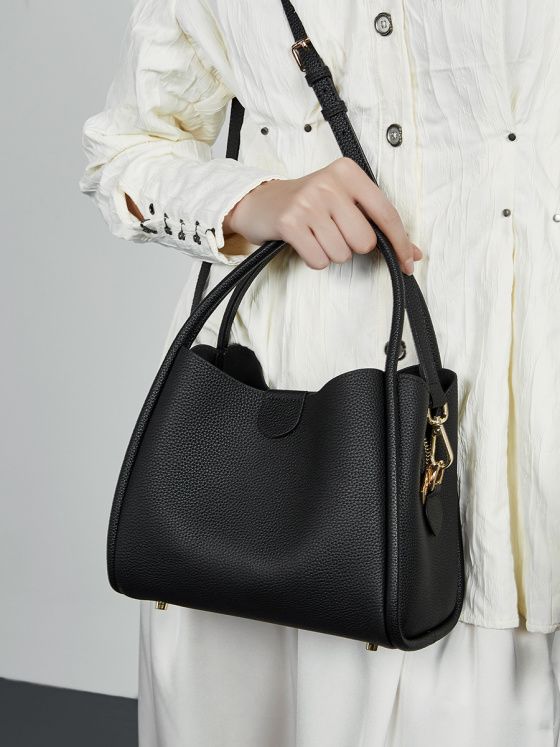 Elova Handcrafted Genuine Leather Crossbody Bag in Black - E628 view 2