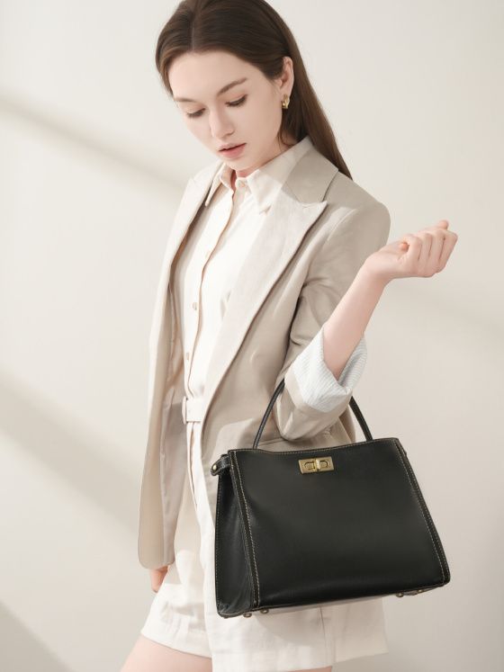 Elova Handcrafted Genuine Leather Crossbody Bag in Black - E634 view 5