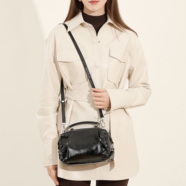 Elova Handcrafted Genuine Leather Bag in Black - E579 view 6