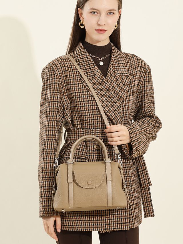 Elova Handcrafted Genuine Leather Bag in Black - E585 view 5