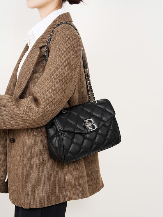 Elova Handcrafted Genuine Leather Crossbody Bag in Black - E204