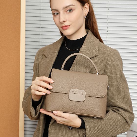 Elova Handcrafted Genuine Leather Crossbody Bag in Black - E532 view 8