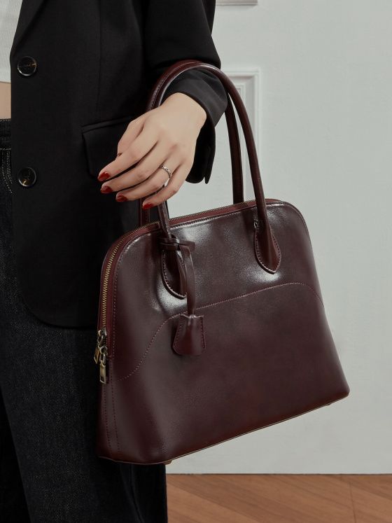 Elova Handcrafted Genuine Leather Bag in Black - E760