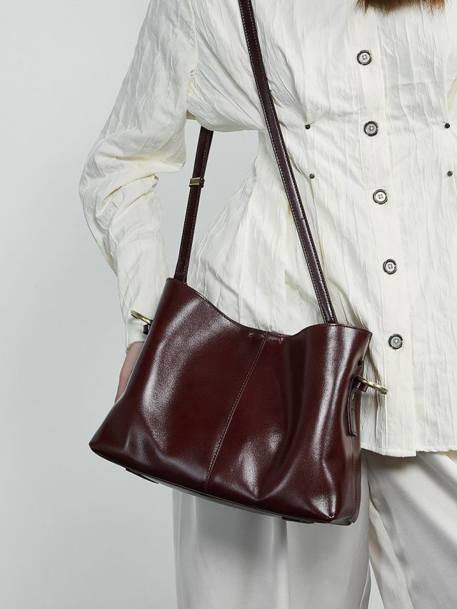 Elova Handcrafted Genuine Leather Bag in Black - E644 view 8