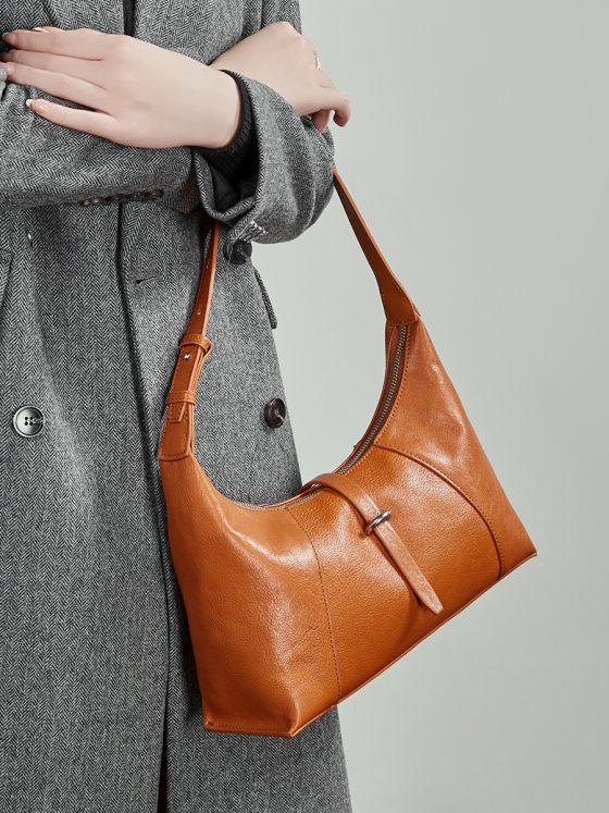 Elova Handcrafted Genuine Leather Bag in Black - E790 view 2