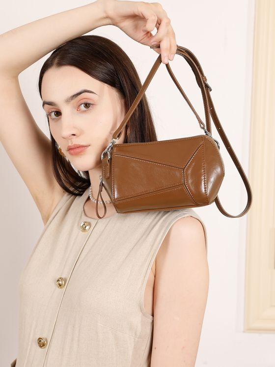 Elova Handcrafted Genuine Leather Crossbody Bag in Black - E684 view 5